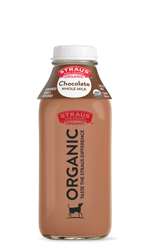 32 oz glass of straus organic chocolate whole milk