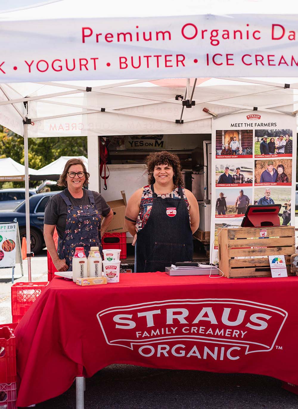 straus family creamery tent at farmers market