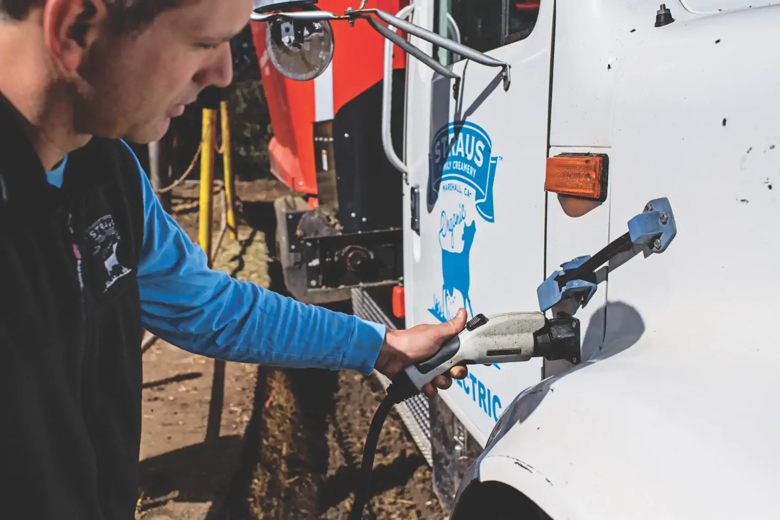 17 10 20 straus farm electric feed truck plug in 408 3