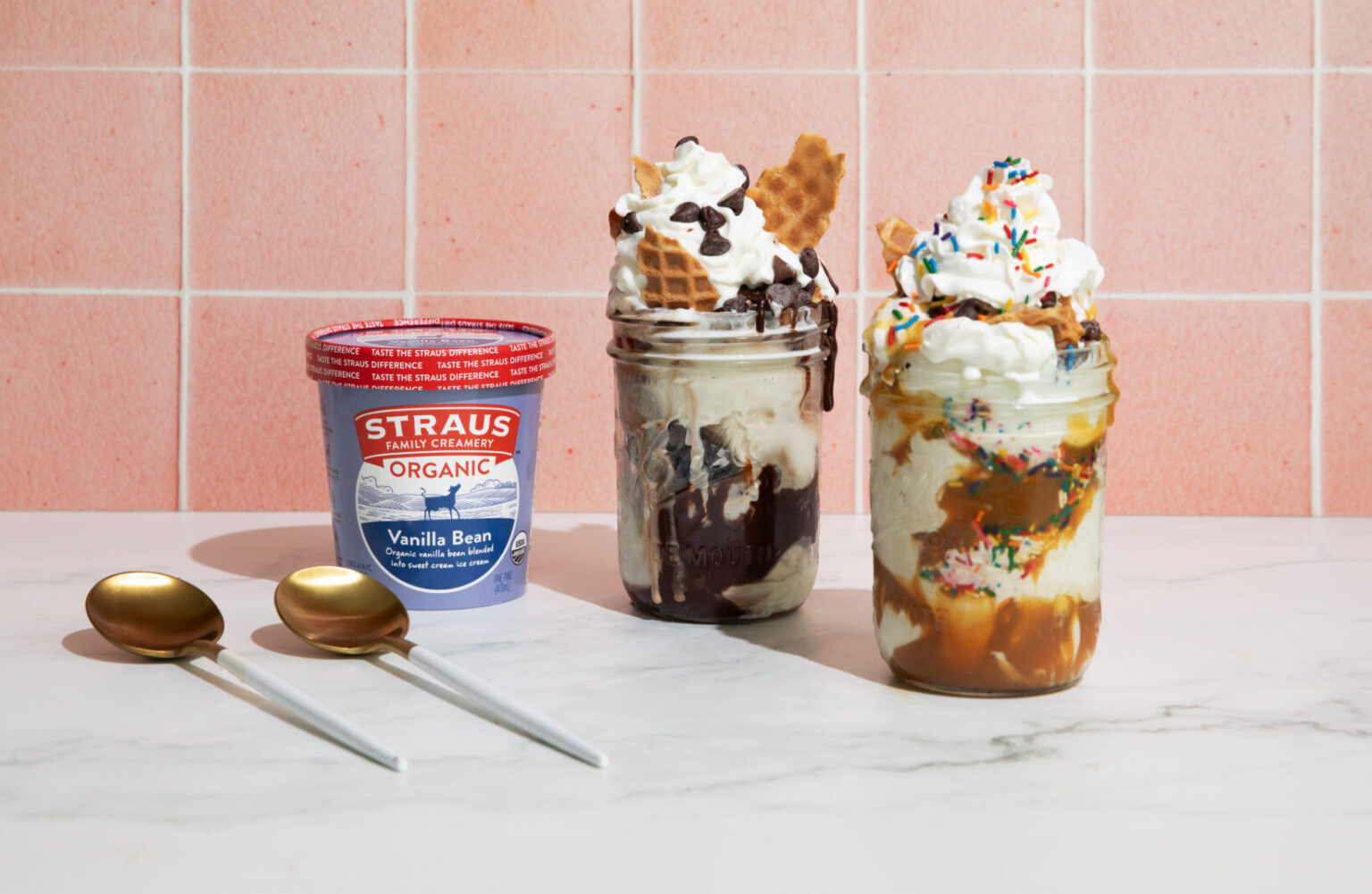 straus vanilla bean ice cream sundae e1758726758643